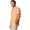 Columbia Men’s Slack Tide Camp Shirt(Bright Nectar)