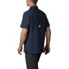 Columbia Men’s Slack Tide Camp Shirt(Collegiate Navy)