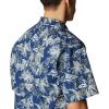 Columbia Men’s Super Tamiami Long Sleeve Shirt(Carbon Festive Fishin Print)