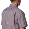 Columbia Men’s Standard Slack Tide Camp Shirt(Granite Purple)