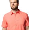 Columbia Men’s Standard Slack Tide Camp Shirt(Melonade)