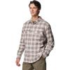 Columbia Men’s Roughtail Stretch Flannel Long Sleeve(Iron Ombre Tartan)