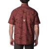 Columbia Mens Sharptail Short Sleeve ShirtSharptail Short Sleeve Shirt(Red Rocks Santa Dogs Print)