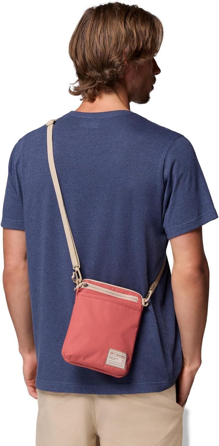 imageColumbia Unisex Cottonwood Creek Side BagWashed RedAncient Fossil
