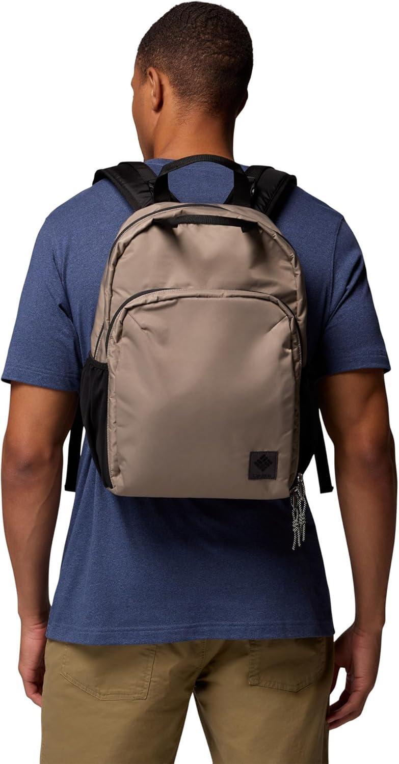 imageColumbia Unisex Great Smoky Garden 18L Backpack Black One SizeWet Sand