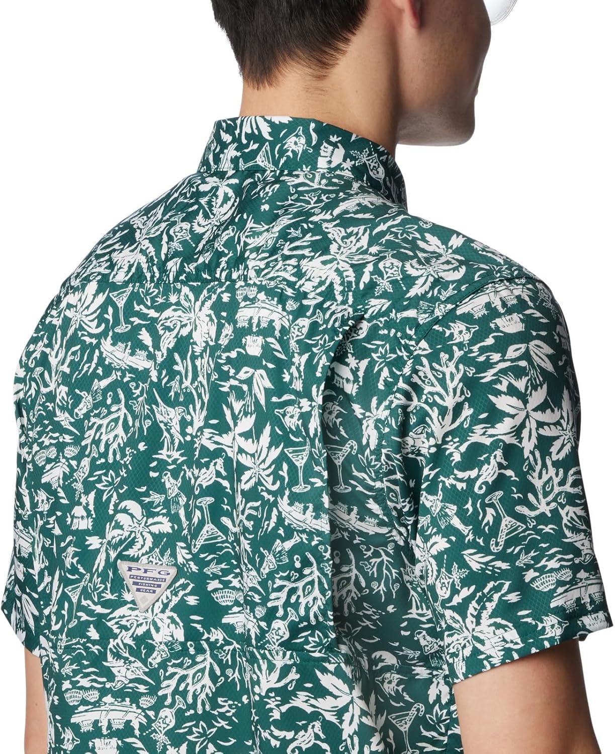 imageColumbia Mens Super Slack Tide Camp Shirt Short SleeveDark Ivy Kona Kalikimaka Print