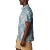 Columbia Men’s Super Slack Tide Camp Shirt Short Sleeve(Canyon Blue Palmeria)