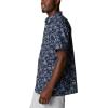 Columbia Men’s Super Slack Tide Camp Shirt Short Sleeve(Collegiate Navy Small Mighty Marlins Print)