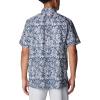 Columbia Men’s Super Slack Tide Camp Shirt Short Sleeve(Collegiate Navy Tunado Tonal)