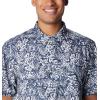 Columbia Men’s Super Slack Tide Camp Shirt Short Sleeve(Collegiate Navy Tunado Tonal)