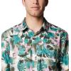 Columbia Men’s Super Slack Tide Camp Shirt Short Sleeve(Cypress Ikat Palms)