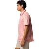 Columbia Men’s Super Slack Tide Camp Shirt Short Sleeve(Faded Peach Palaka Grid)