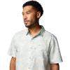 Columbia Men’s Super Slack Tide Camp Shirt Short Sleeve(Lemon Wash Marlin Palms)