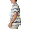 Columbia Men’s Super Slack Tide Camp Shirt Short Sleeve(Sun Glow Ombre Fish Stripe)