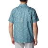 Columbia Men’s Super Slack Tide Camp Shirt Short Sleeve(Tranquil Teal Tailfins Print)