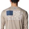 Columbia Men’s Terminal Tackle PFG Fish Flag Long Sleeve(Ancient Fossil/Carbon Trout Flies)
