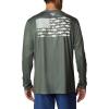 Columbia Men’s Terminal Tackle PFG Fish Flag Long Sleeve(Cypress/Cool Green Bass Lures)