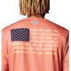 Columbia Men’s Terminal Tackle PFG Fish Flag Long Sleeve(Faded Peach/Bright Nectar)