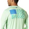Columbia Men’s Terminal Tackle PFG Fish Flag Long Sleeve(Key West/Emerald Green)