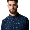 Columbia Men’s Rapid Rivers Printed Short Sleeve Shirt, Comfort Stretch(Collegiate Navy Deserted)