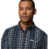 Columbia Men’s Rapid Rivers Printed Short Sleeve Shirt, Comfort Stretch(Collegiate Navy/Wildflower)
