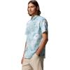 Columbia Men’s Rapid Rivers Printed Short Sleeve Shirt, Comfort Stretch(Crushed Blue/Flowerblur)