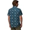 Columbia Men’s Rapid Rivers Printed Short Sleeve Shirt, Comfort Stretch(Everblue/Macaws)