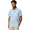Columbia Men’s Rapid Rivers Printed Short Sleeve Shirt, Comfort Stretch(Marine Light/Macaws)