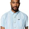 Columbia Men’s Rapid Rivers Printed Short Sleeve Shirt, Comfort Stretch(Marine Light/Wildflower)