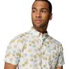 Columbia Men’s Rapid Rivers Printed Short Sleeve Shirt, Comfort Stretch(Sea Salt/Floweret)