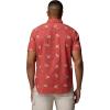 Columbia Men’s Rapid Rivers Printed Short Sleeve Shirt, Comfort Stretch(Washed Red/Macaws)