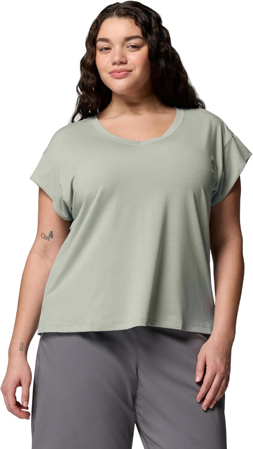 imageColumbia Womens Daniela Falls VNeck Short Sleeve TeeSafari