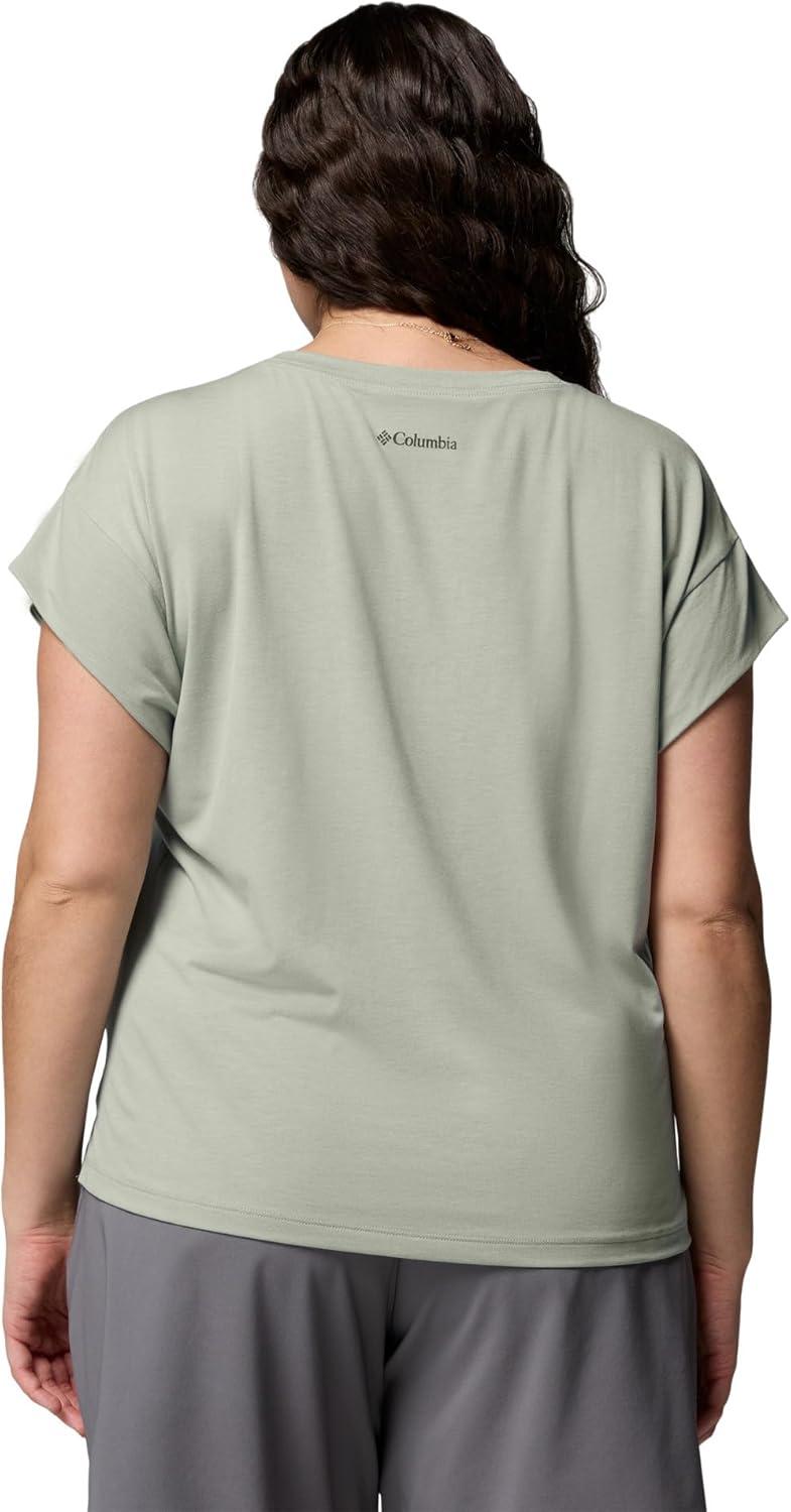 imageColumbia Womens Daniela Falls VNeck Short Sleeve TeeSafari